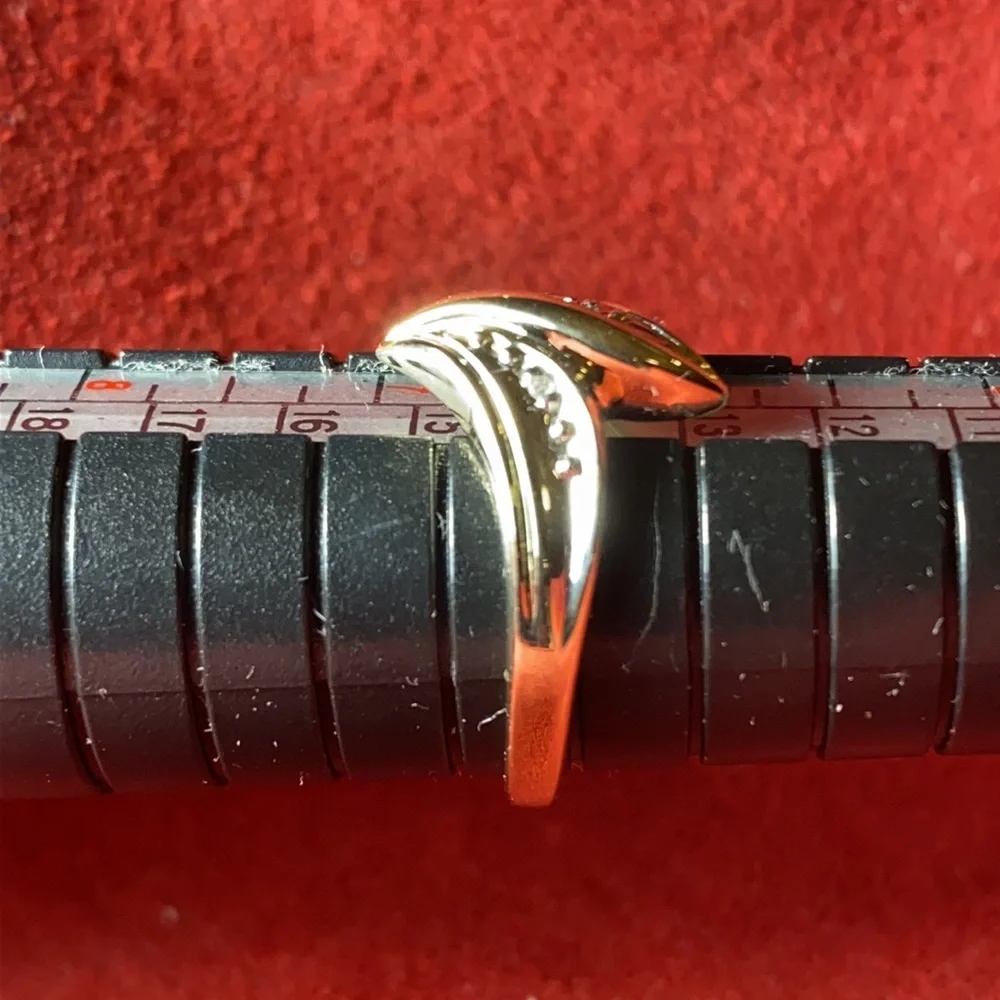 Solid 10K Gold & Diamond Ring 6.5